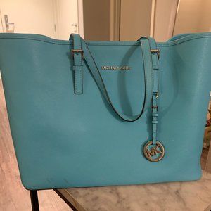 Large Michael Kors Tote like new!